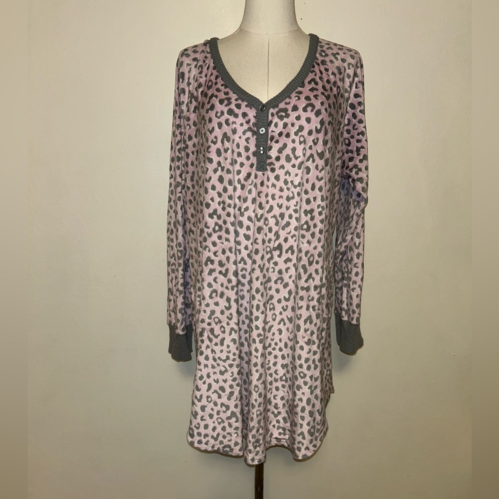 🩶🩷Simply Vera Vera Wang Nightshirt🩷🩶